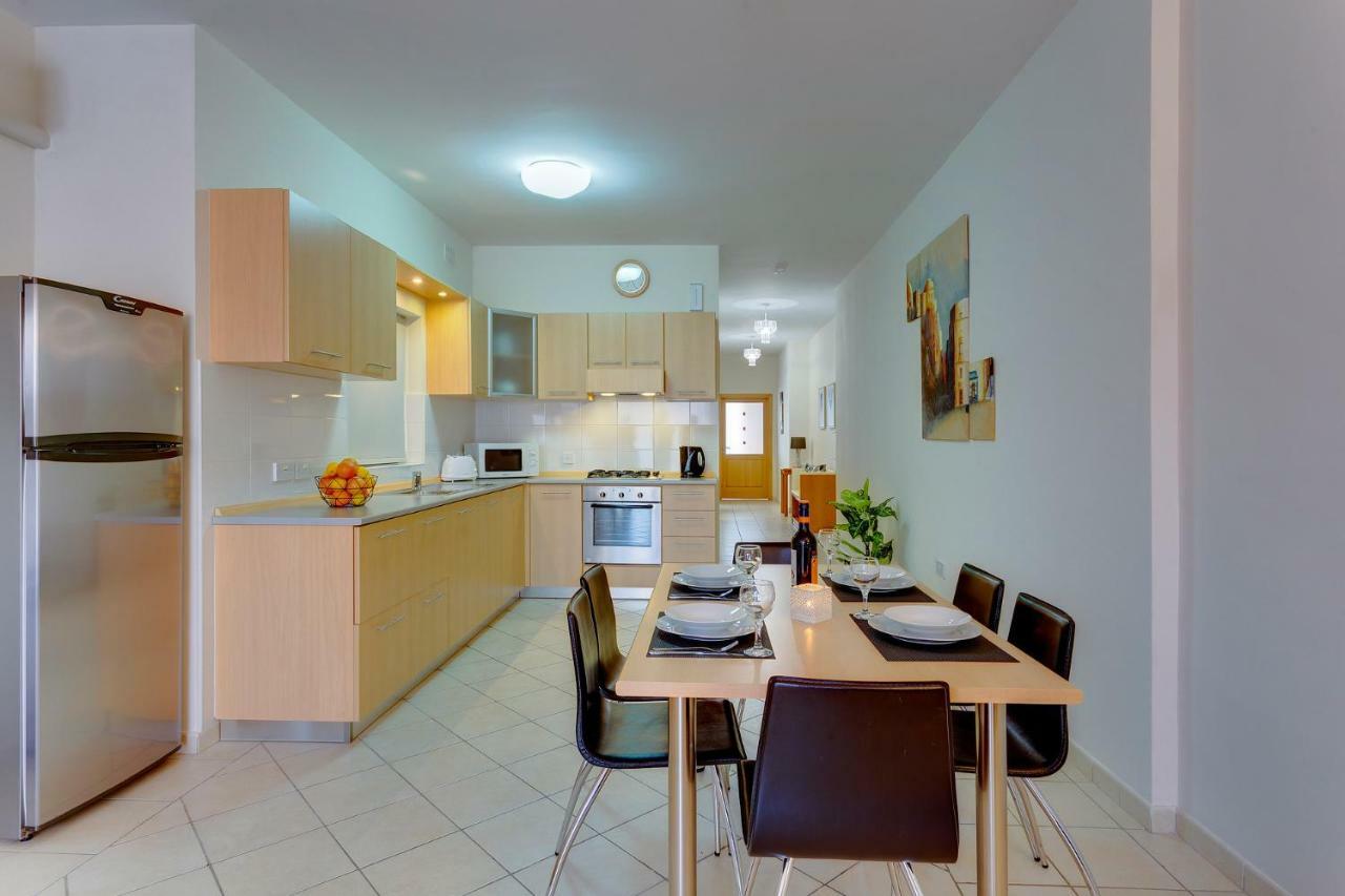 Spacious, Top Location Sliema Apartment Buitenkant foto
