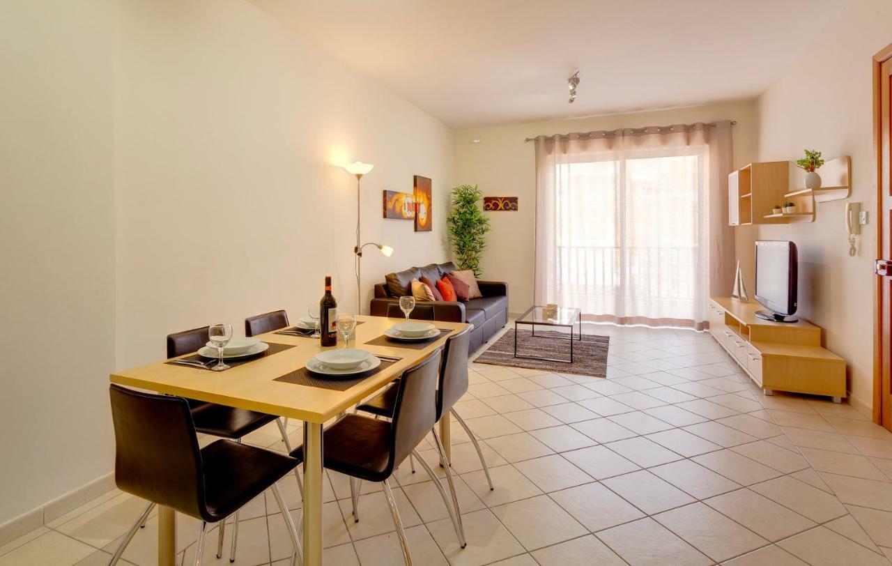 Spacious, Top Location Sliema Apartment Buitenkant foto