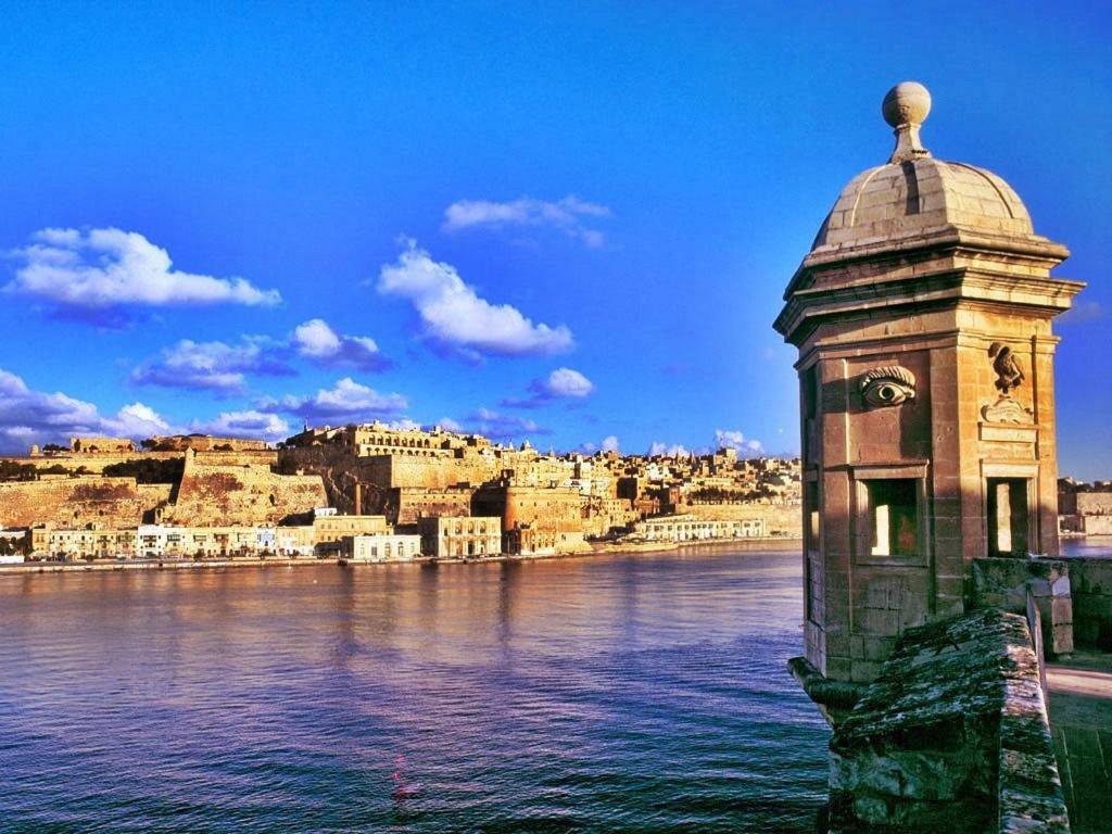 Spacious, Top Location Sliema Apartment Buitenkant foto